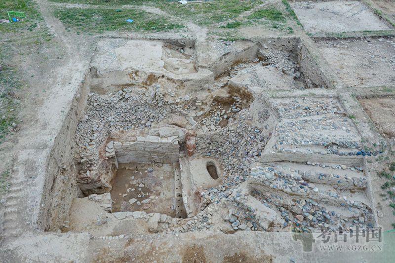 新疆：吉仁台沟口遗址大型石构遗存身份确认——系高等级贵族墓葬