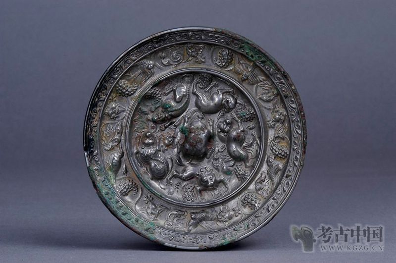 唐代· 海兽葡萄纹铜镜（天水市博物馆） - 考古网