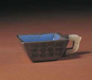 清代 · 石梅款锡套紫砂里方斗杯（故宫博物院）