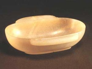 汉代 · 白玉耳杯（吉林省博物院）