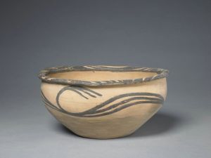 新石器时代 · 马家窑文化彩陶水波纹钵（故宫博物院）