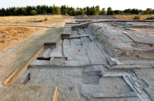 内蒙古：辽上京皇城遗址发现大型建筑基址