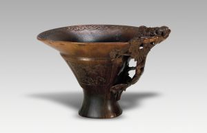 清代 · 菊瓣纹犀角杯（武汉博物馆）