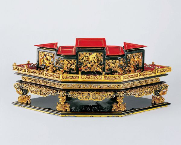 清代 · 菱形馔盒（广东省博物馆）