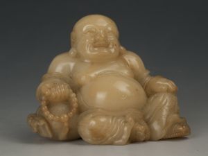 清代 · 尚均雕寿山石弥勒像（天津博物馆）